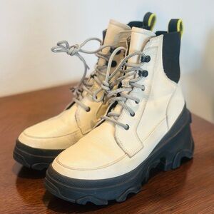 Sorel Brex Lace-Up Boots in Cream and Black Waterproof Size 6